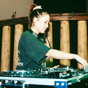 Meet your Posher, Eliza